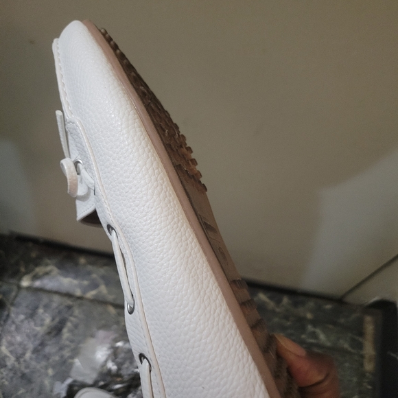 Shoes - Picture 9 of 10